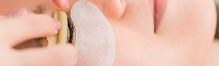 目に優しい国産グルーを使用