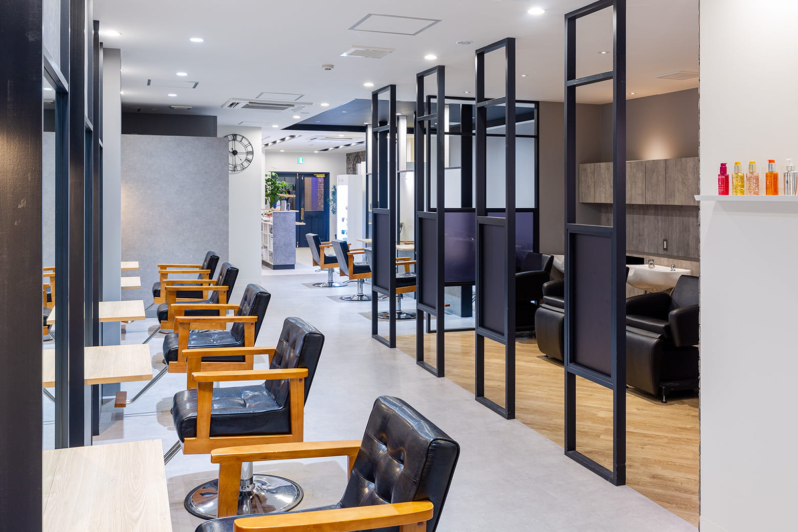 落ち着いたモダンな空間